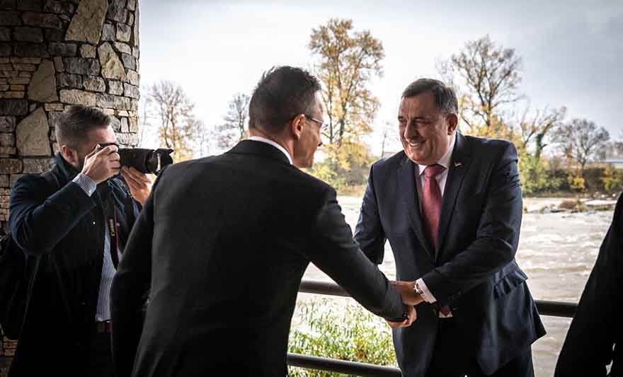 619fdb33a73b0-sijatro dodik.jpg